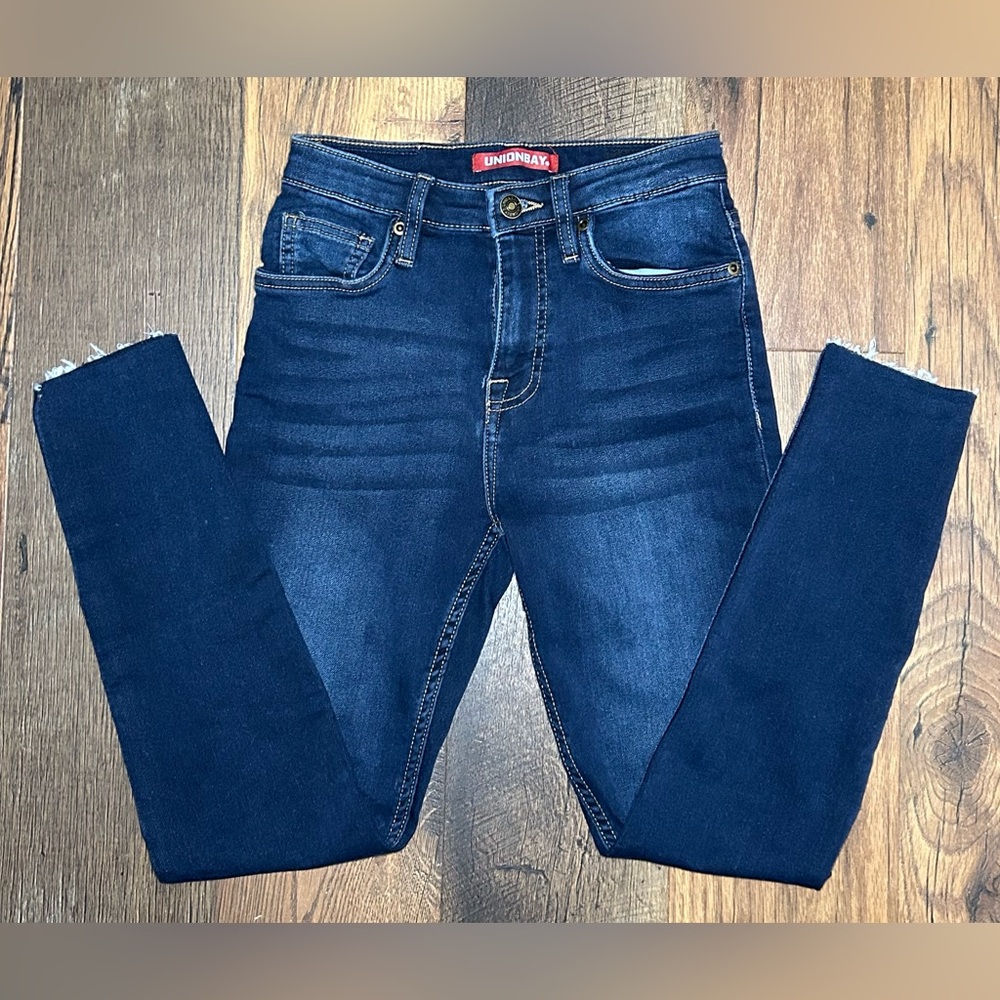 *UNIONBAY* High Rise Skinny Stretch Jeans, Raw Cut Seam, Size 1
